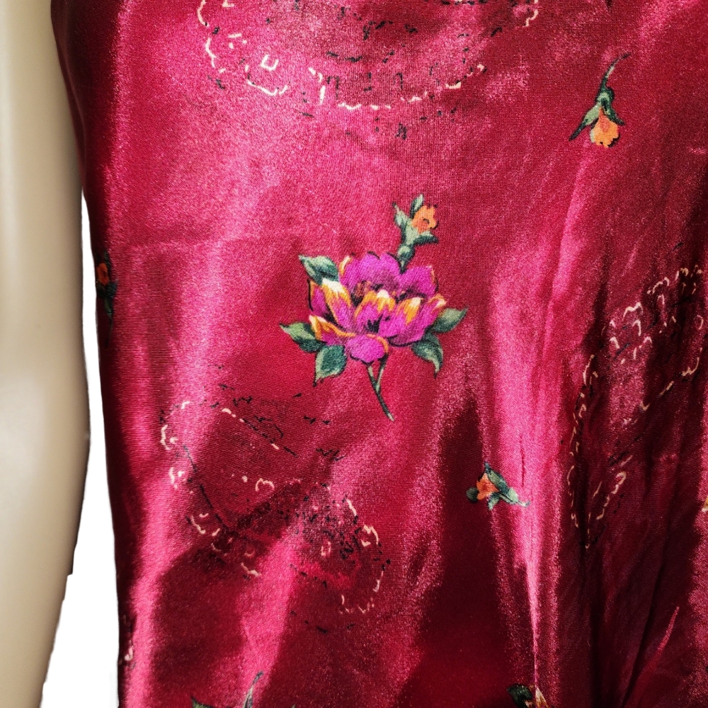 Women's Robe & Gown - Picture 10 of 14